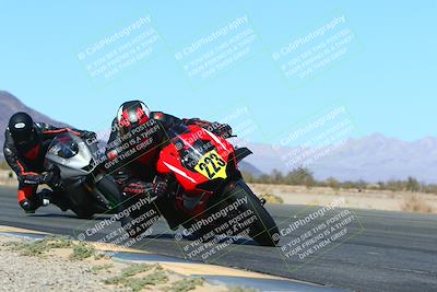 media/Mar-12-2022-SoCal Trackdays (Sat) [[152081554b]]/Turn 14 Inside (155pm)/